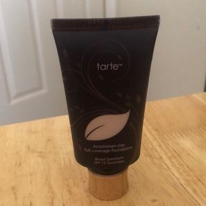 Taste Amazonian clay foundation